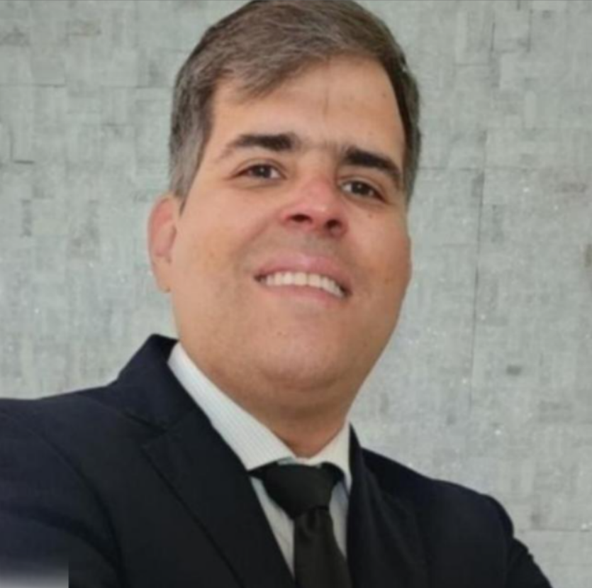 Dr. Brito, advogado OAB/PE 32.209